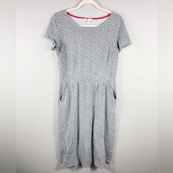 Boden Dresses & Skirts - Boden Phoebe Blue/Grey Ditsy Floral Dress MIDI Women’s 8L Pockets Short Sleeve